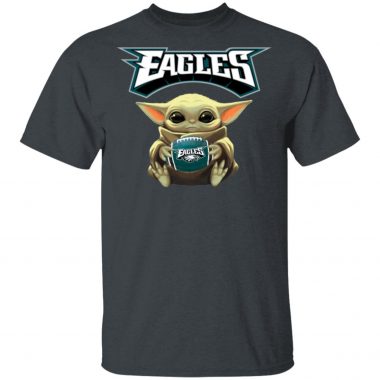 Baby Yoda hug Philadelphia Eagles Star Wars Shirt Long Sleeve Hoodie