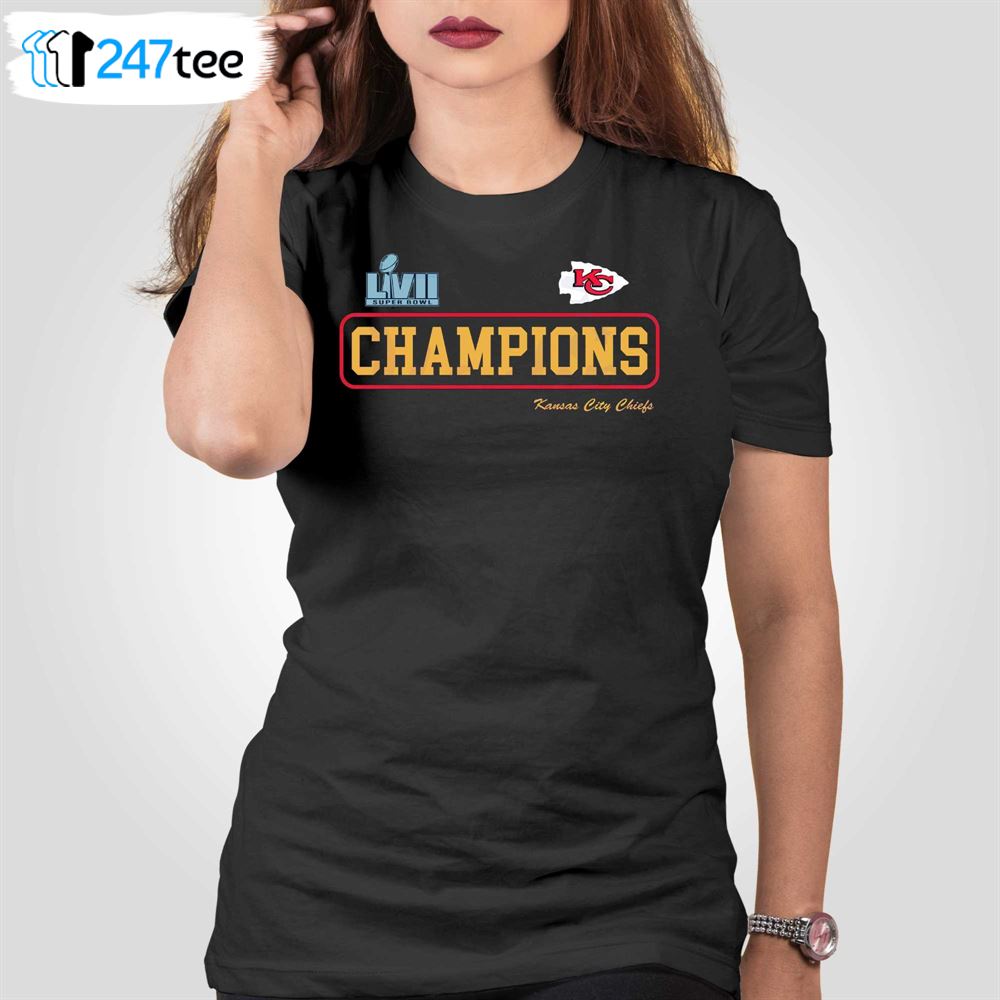 Kansas City Super Bowl Champions 2023 v2 - Kansas City Chiefs - T-Shirt