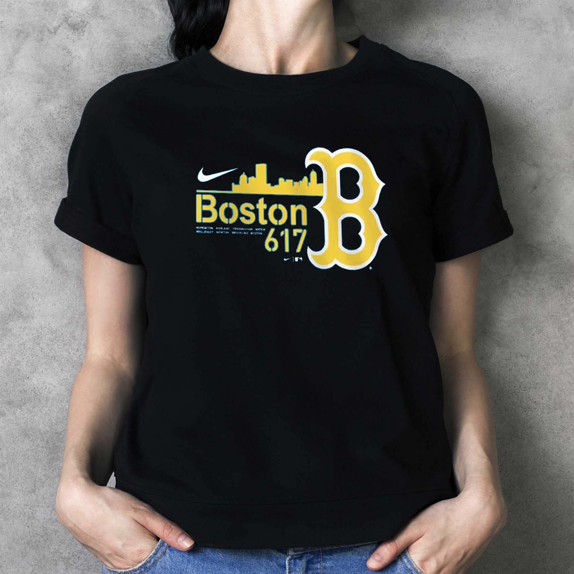 Nike Men's Red Boston Sox Icon Legend T-shirt